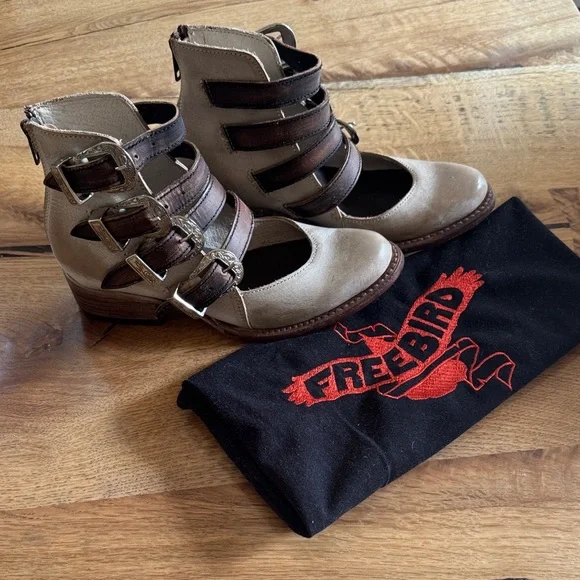 Freebird by Steven “Scarlett” multi-strap leather boots in Ice - Size 6 - Picture 3 of 8